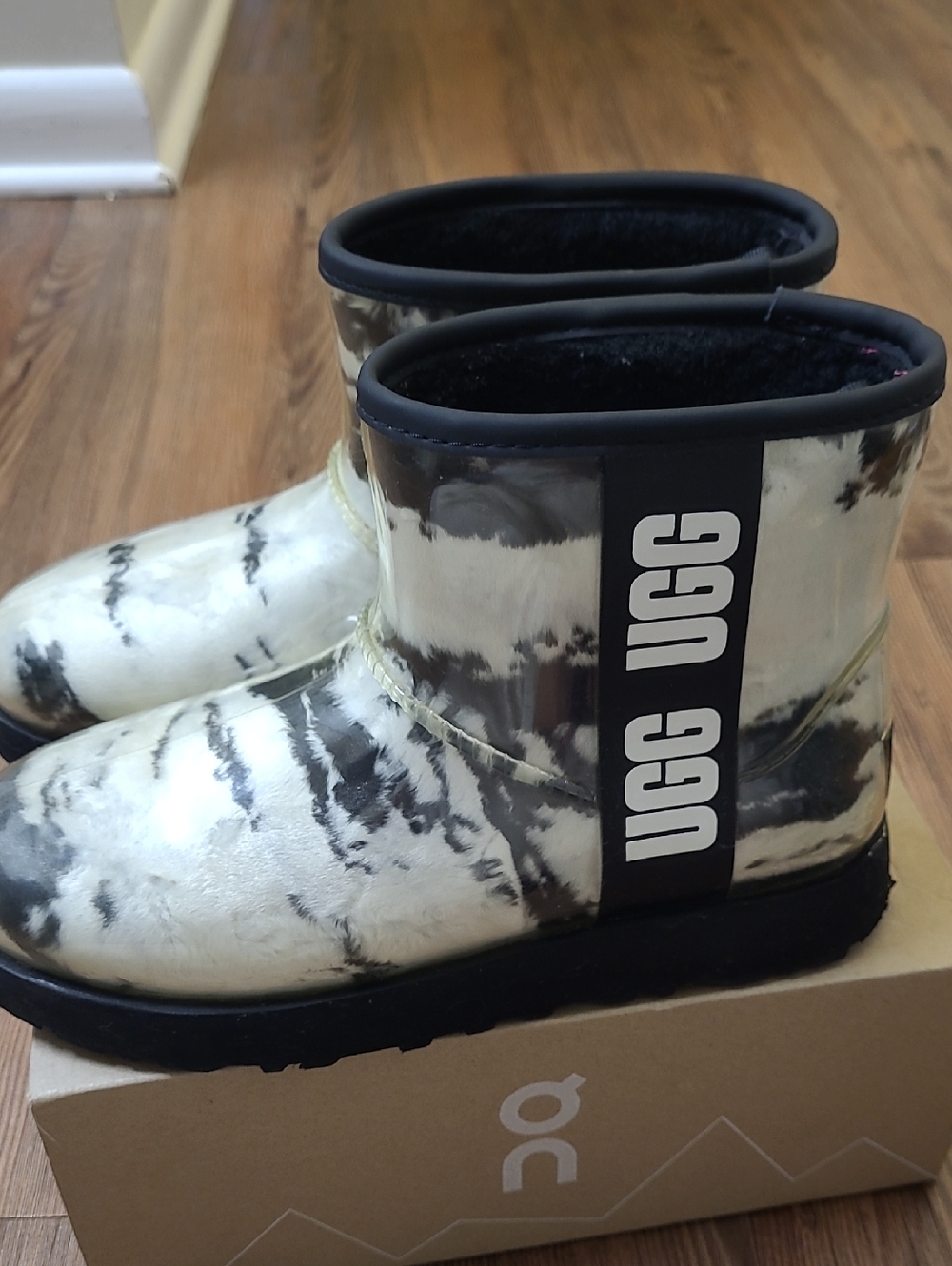 UGG Marble‎ Print Short Boot in Black and Pearl